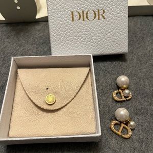 Gorgeous Christian Dior Double Pearl Stud Earrings